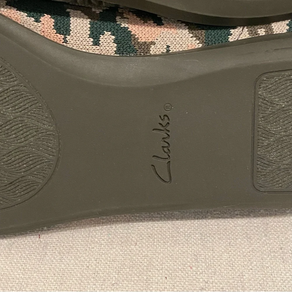 Clarks Cloudsteppers Carly Hope Camouflage Ballet Flats - NWOT - Size 7